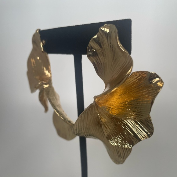 Nicholls Jewellery Gold Leaf Statement Earrings UK Designer Botanical - Picture 4 of 9